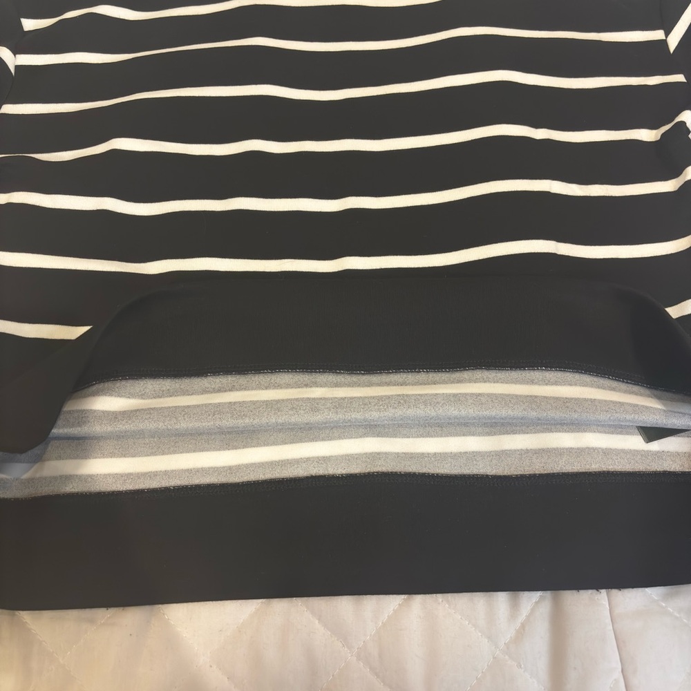 Danskin Women's Black and White Striped Top.ut910 - Picture 7 of 10